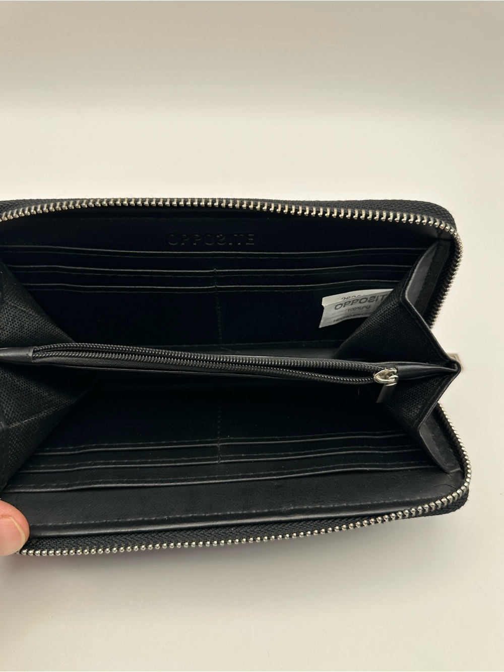 Opposite Women’s Wallet - Picture 5 of 9